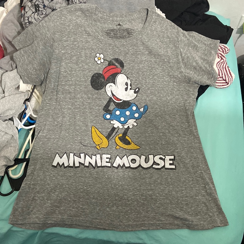 Disney t-shirt size 2XL runs small so it’s like a XL